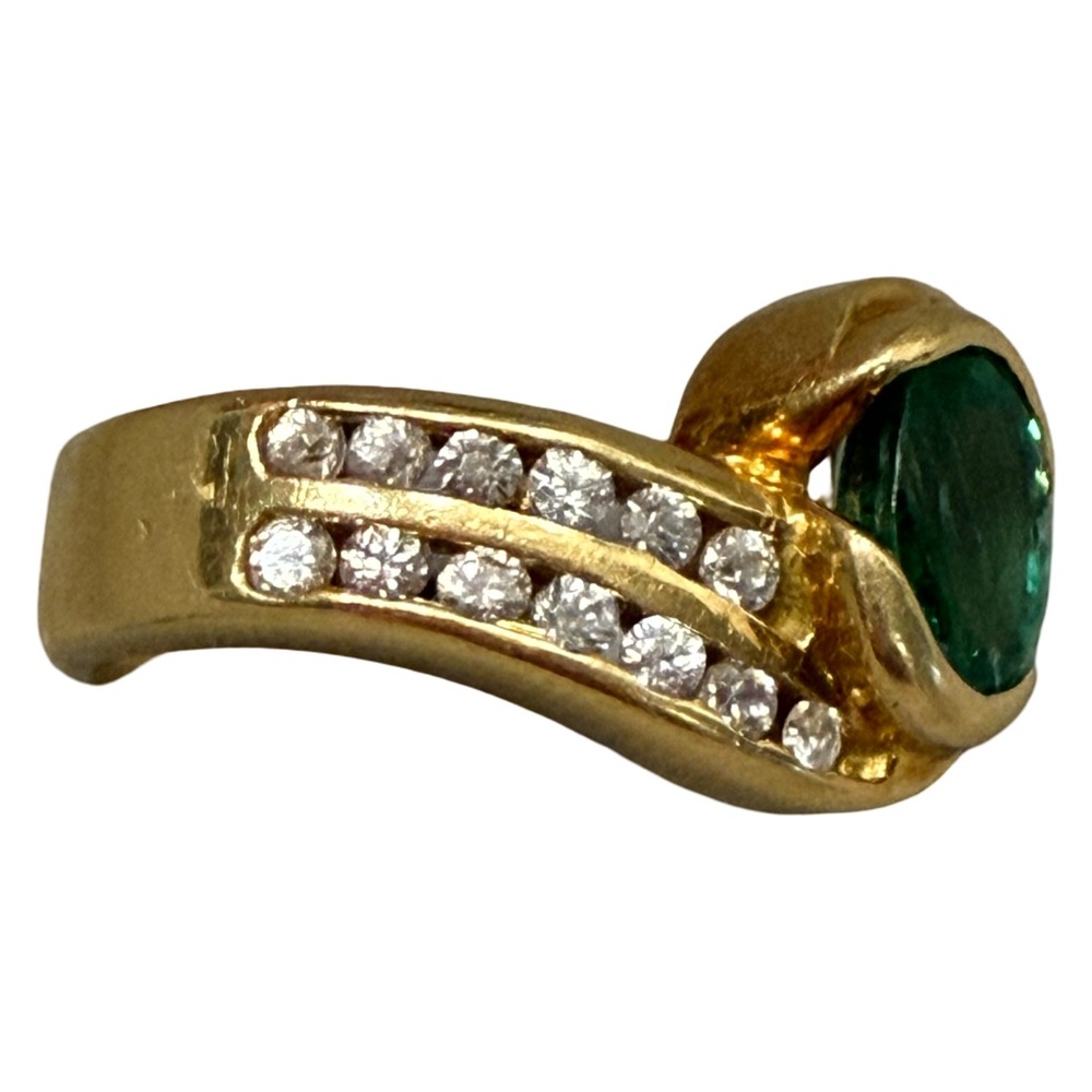Solid 18k Gold Emerald Ring with Diamonds! - Picture 12 of 16